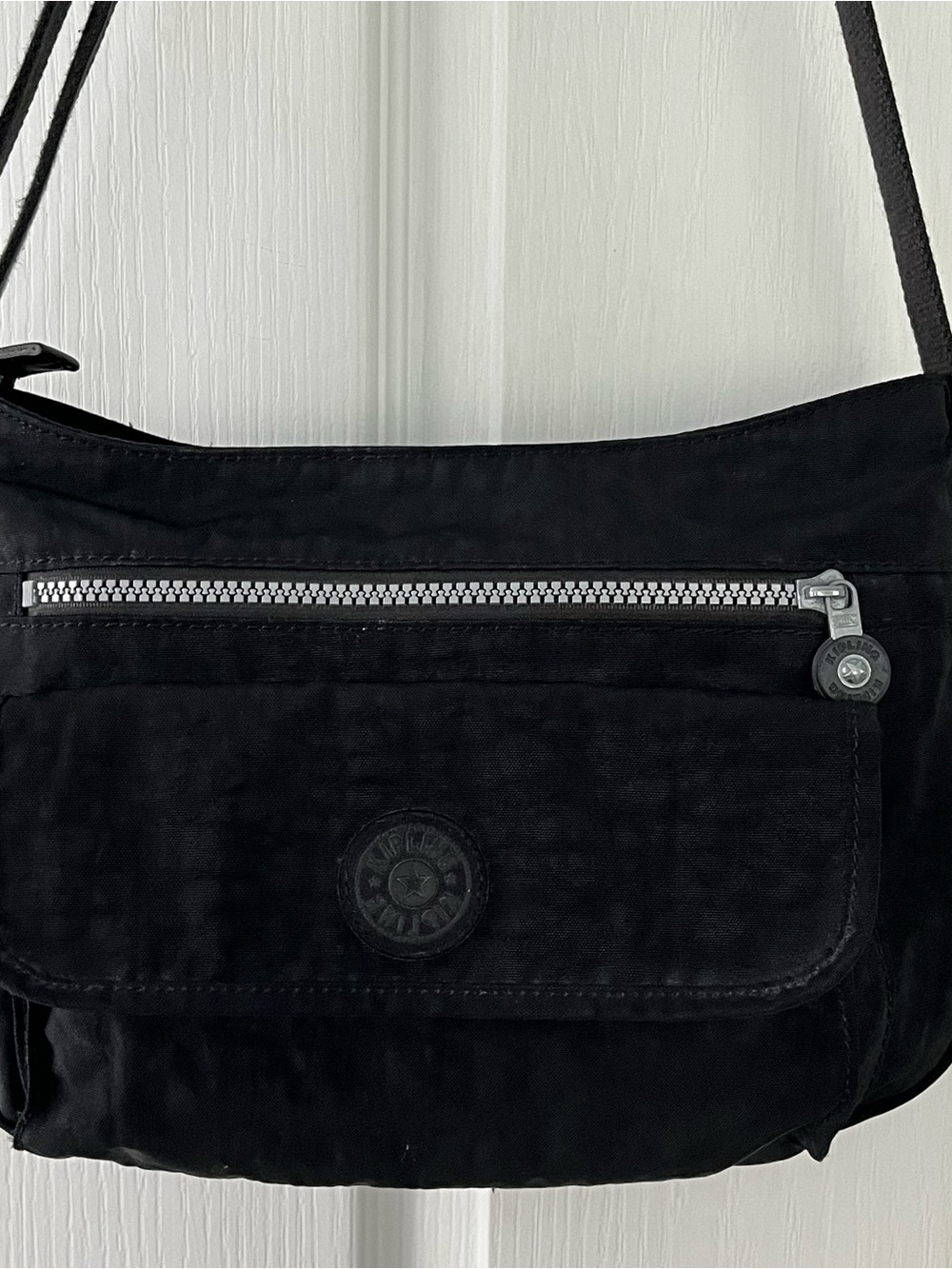 Kipling Black Tone Crossbody/Shoulder Bag Nylon Full Zip Pockets